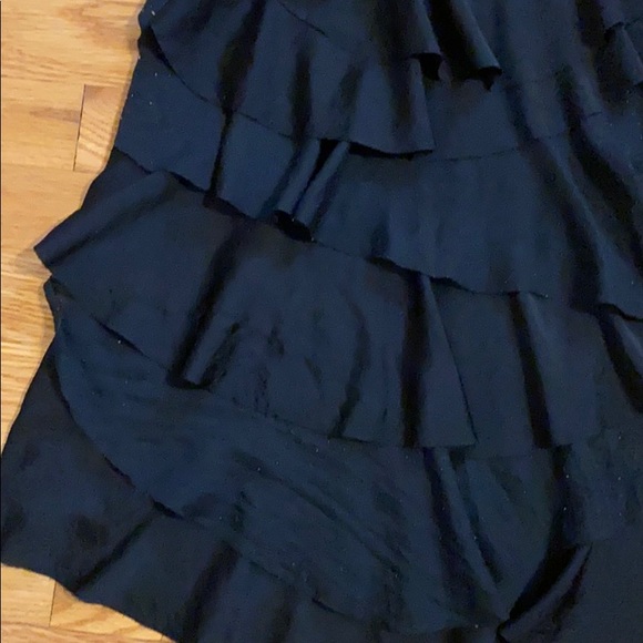 Cute flowy black tank - Picture 2 of 2